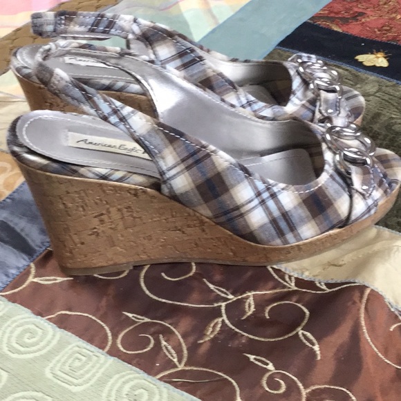 American Eagle Brown and White Wedges - Picture 3 of 5